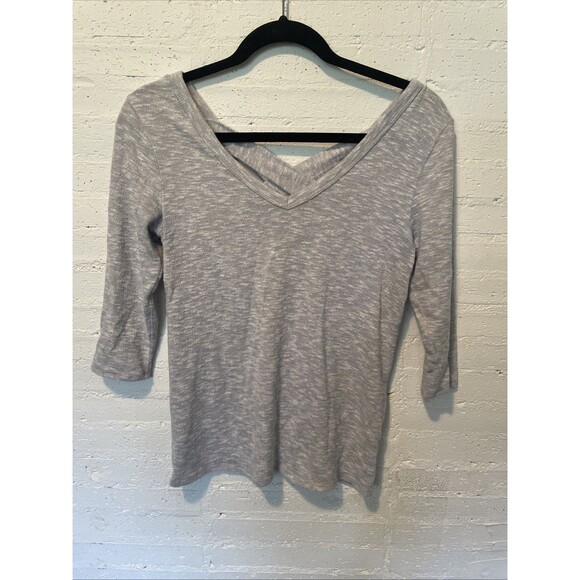 Kaileigh Three-Quarter Sleeve V-Neck Lightweight Knit Top Small - Picture 1 of 5